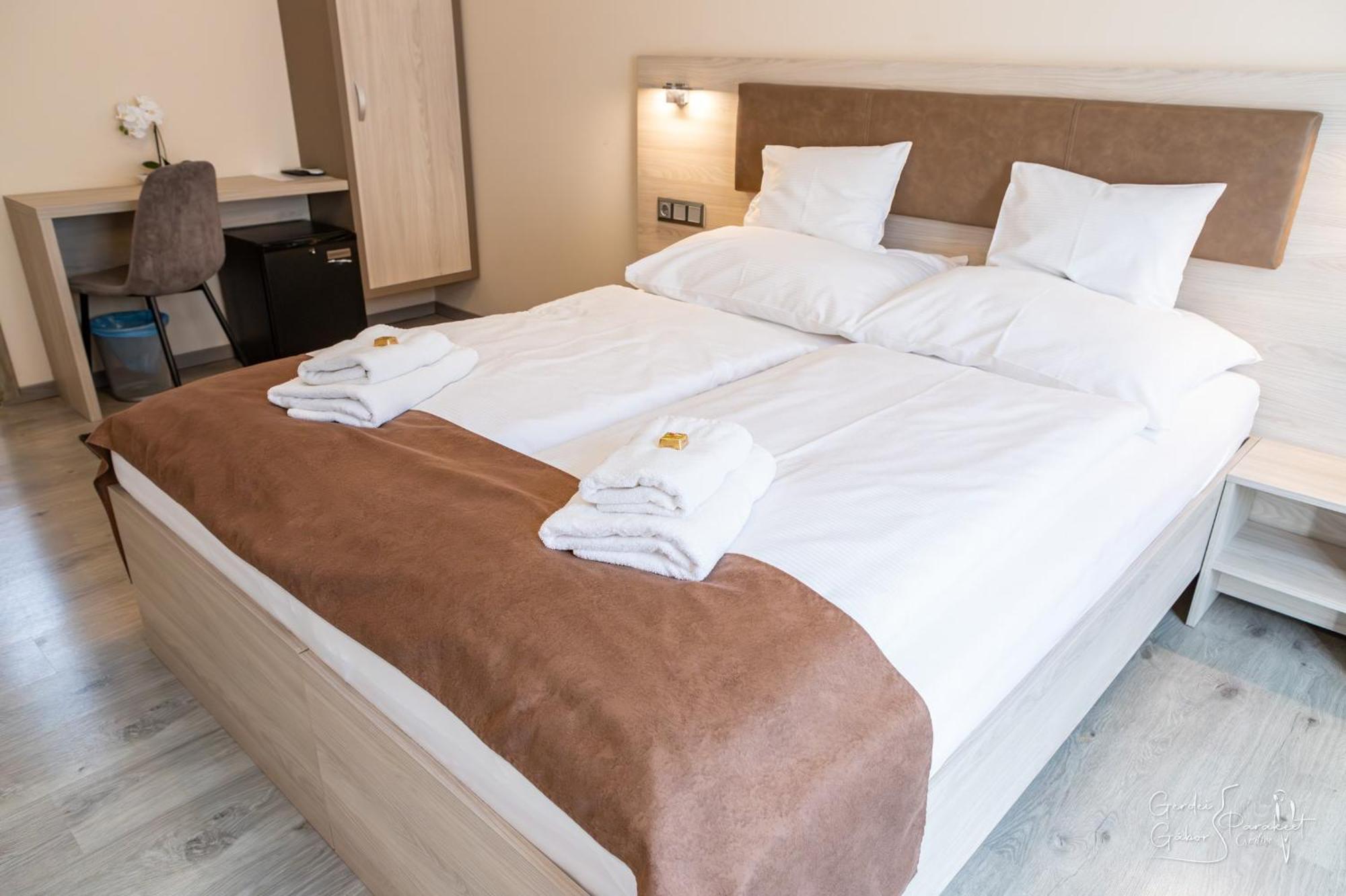 Bed and Breakfast Ludvig Panzió Villány Esterno foto