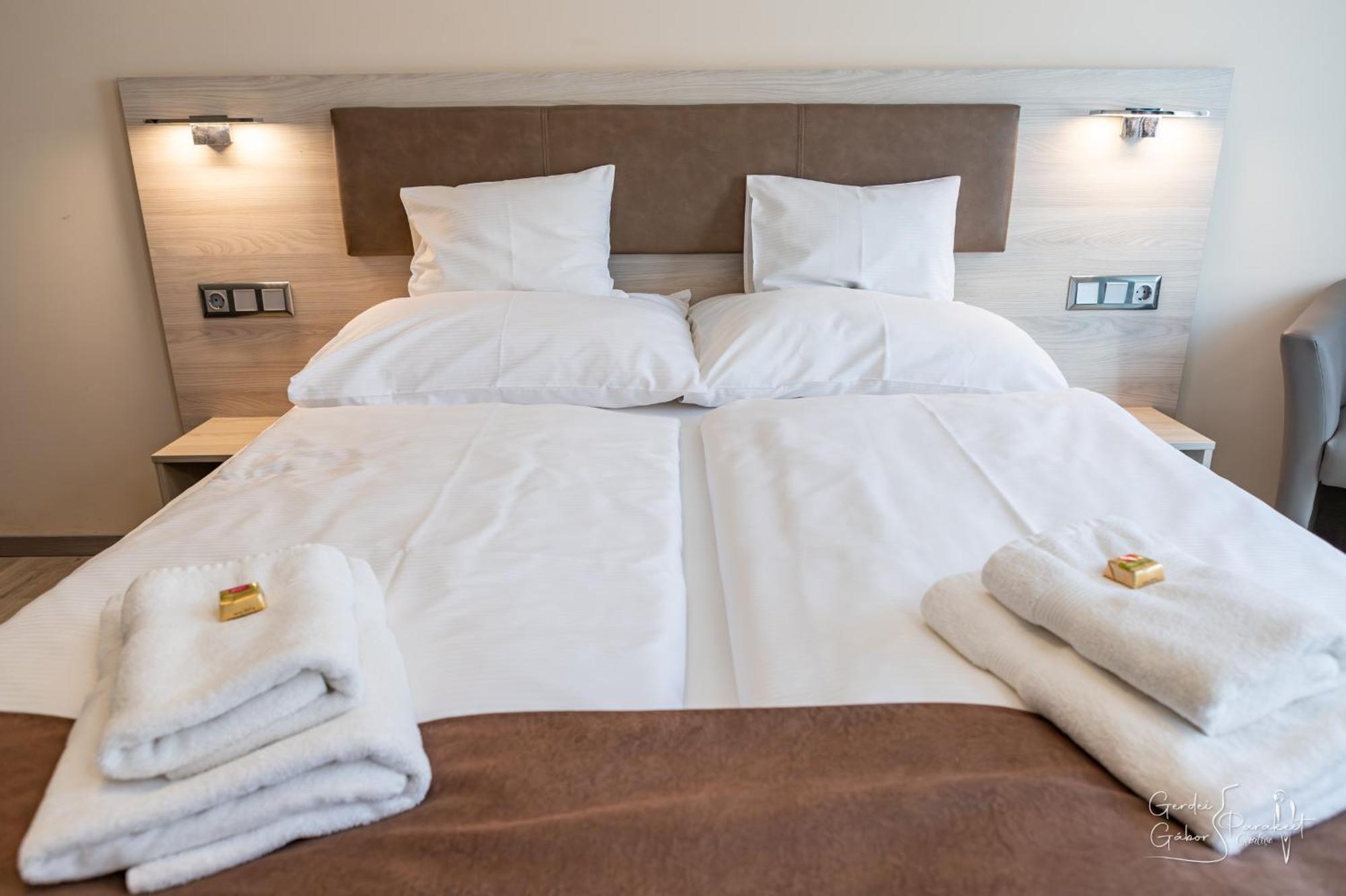 Bed and Breakfast Ludvig Panzió Villány Esterno foto