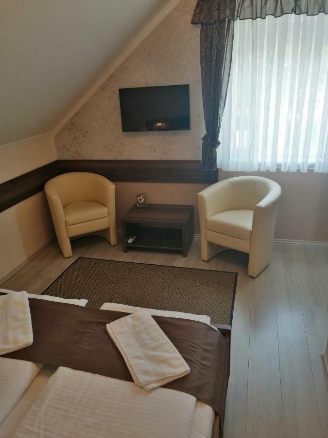 Bed and Breakfast Ludvig Panzió Villány Esterno foto